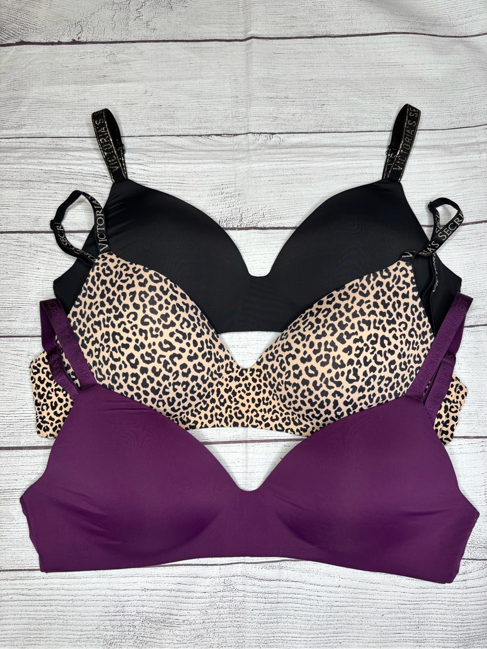 Victoria's Secret 3 Bra Bundle T-Shirt Lightly Lined Wireless Size 34DD